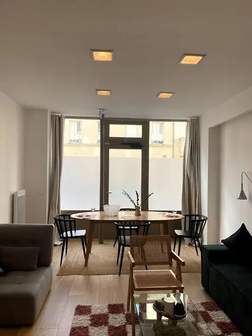 Modern Parisian Flat In Montparnasse Area Apartment