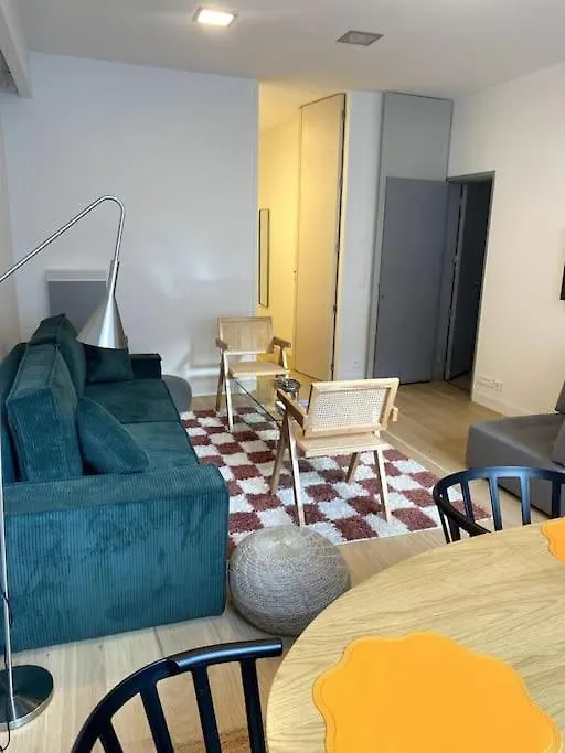 Modern Parisian Flat In Montparnasse Area Paris