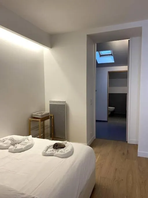 Modern Parisian Flat In Montparnasse Area *